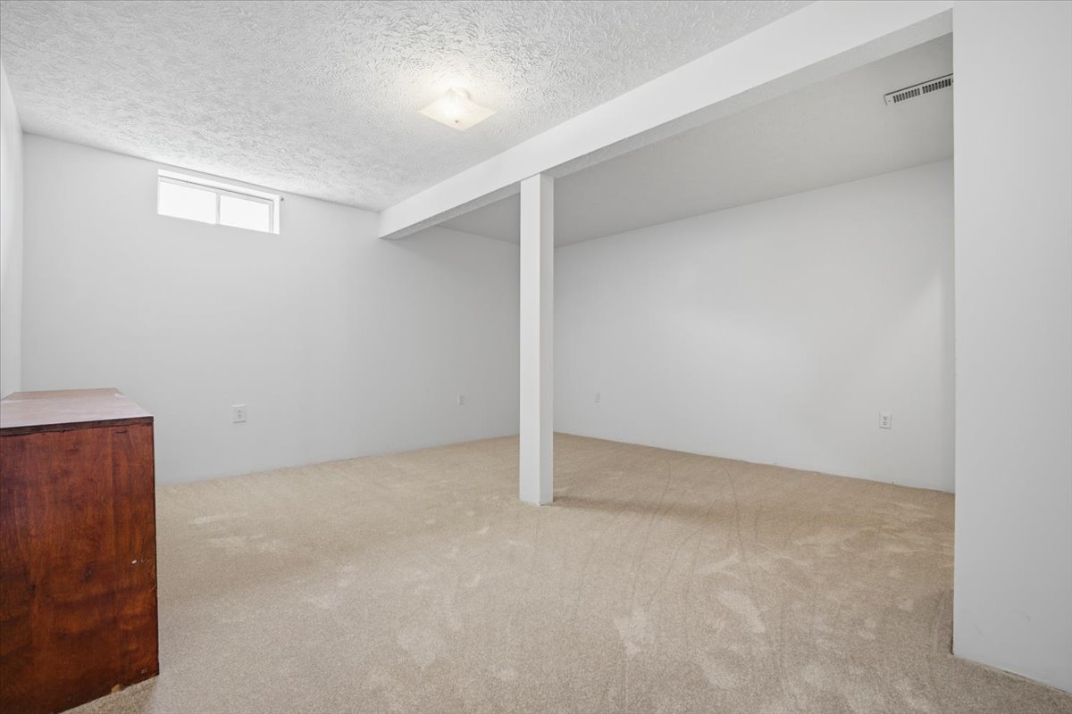 1913 Woodbine Road, Bloomington, IL 61704