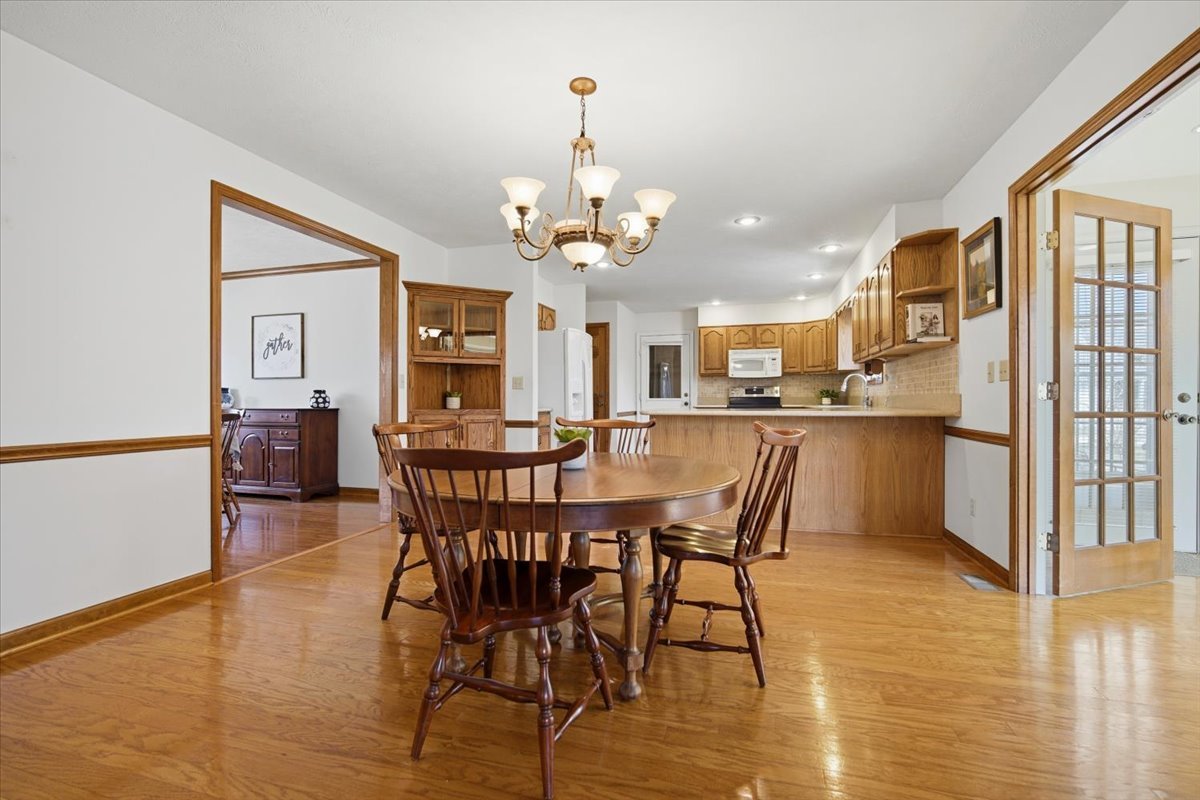 1913 Woodbine Road, Bloomington, IL 61704