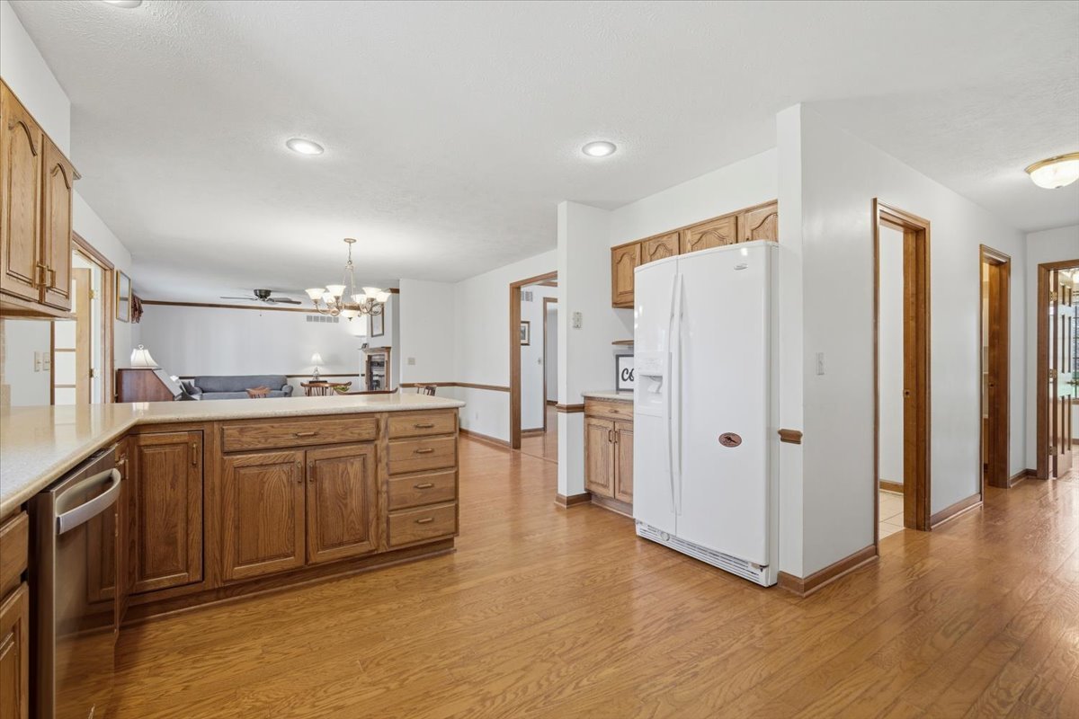 1913 Woodbine Road, Bloomington, IL 61704