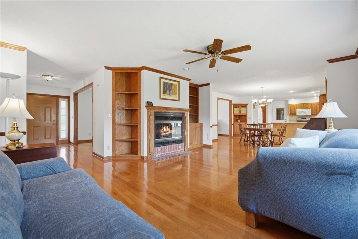 1913 Woodbine Road, Bloomington, IL 61704