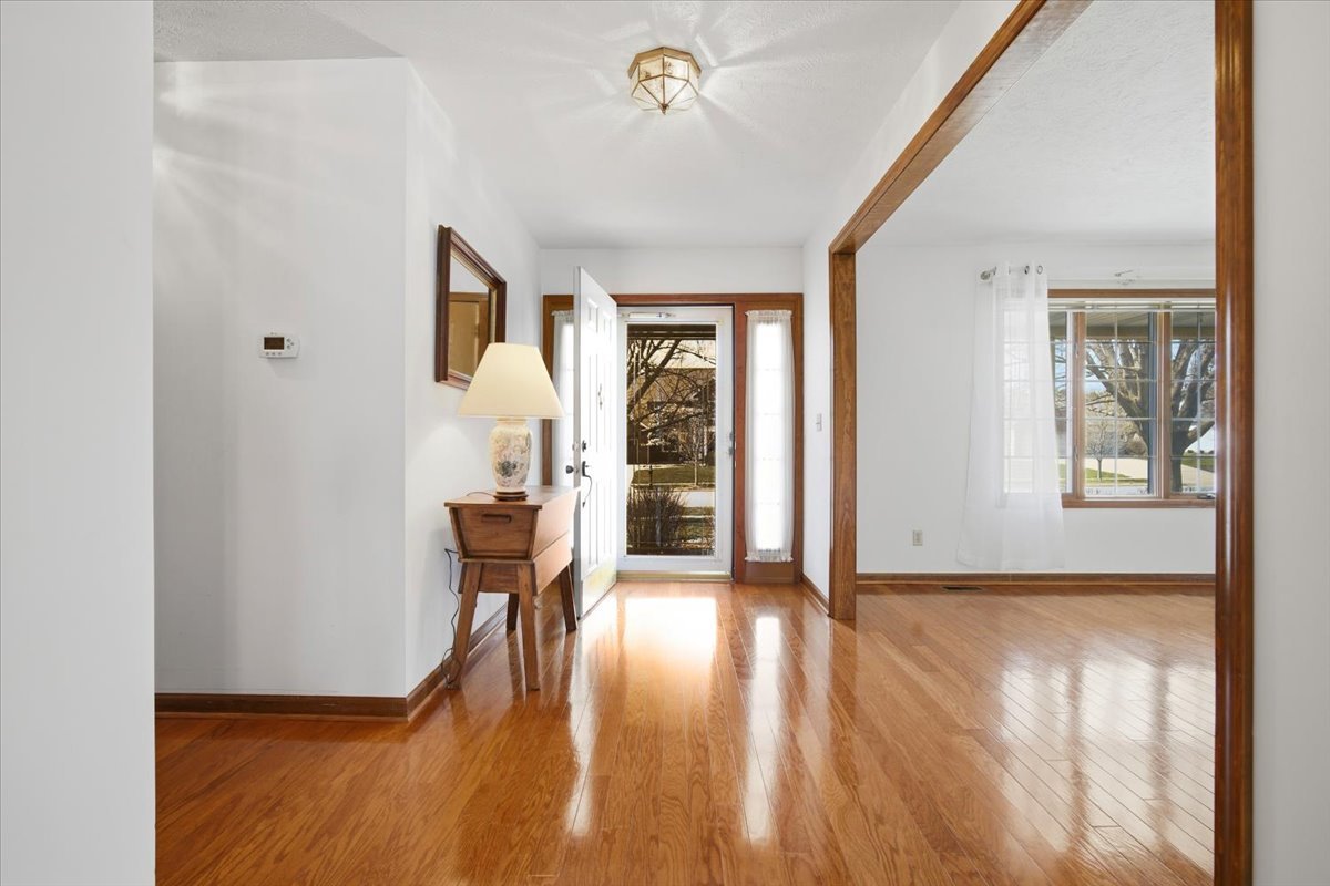 1913 Woodbine Road, Bloomington, IL 61704