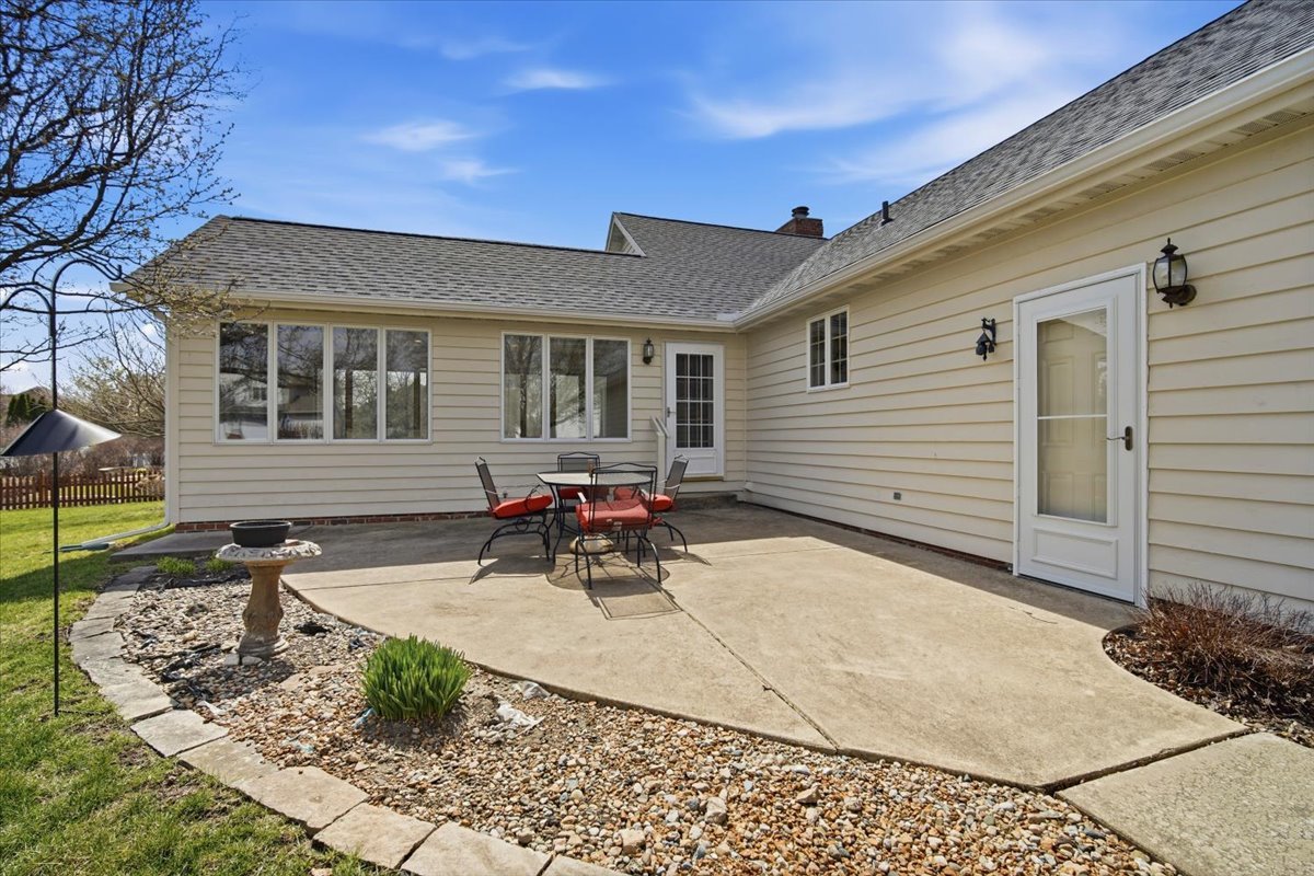 1913 Woodbine Road, Bloomington, IL 61704