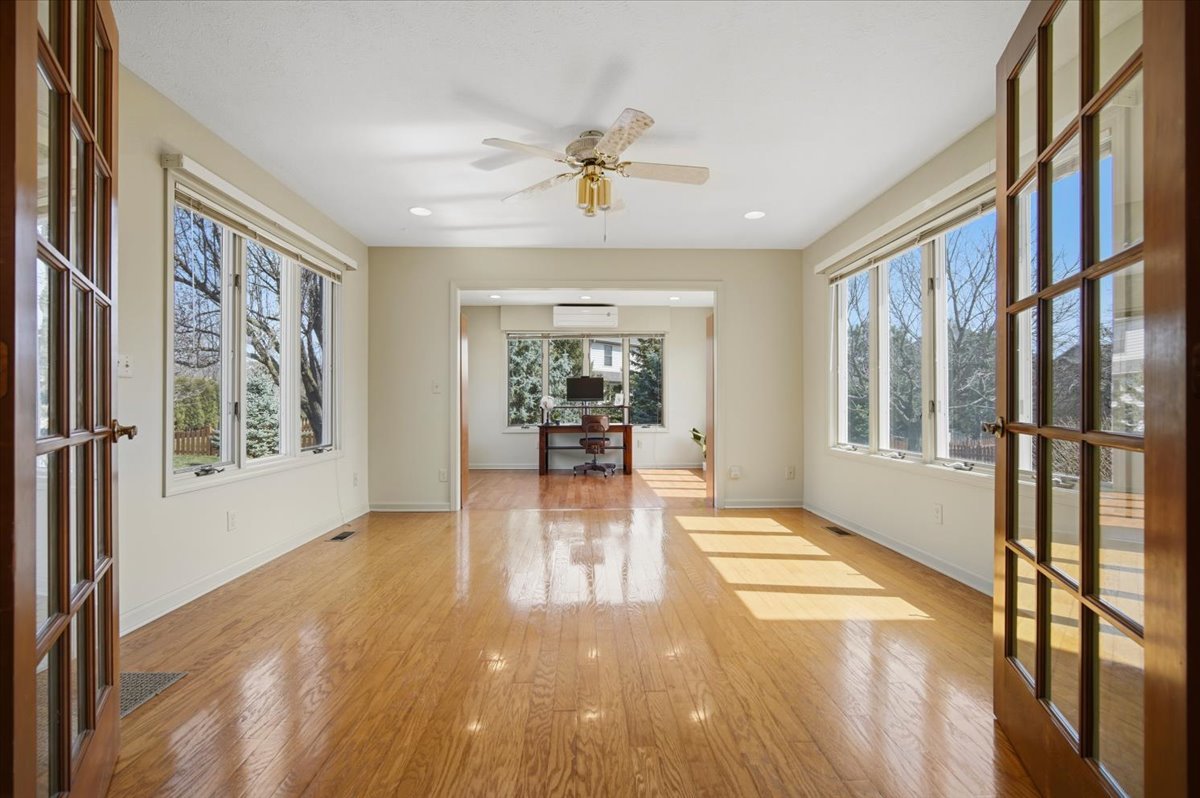 1913 Woodbine Road, Bloomington, IL 61704