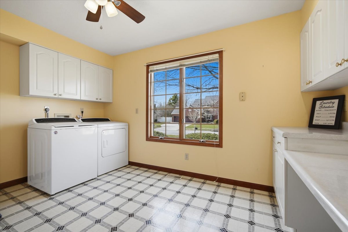 1913 Woodbine Road, Bloomington, IL 61704