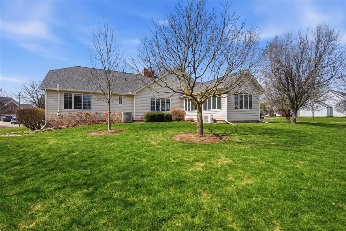 1913 Woodbine Road, Bloomington, IL 61704