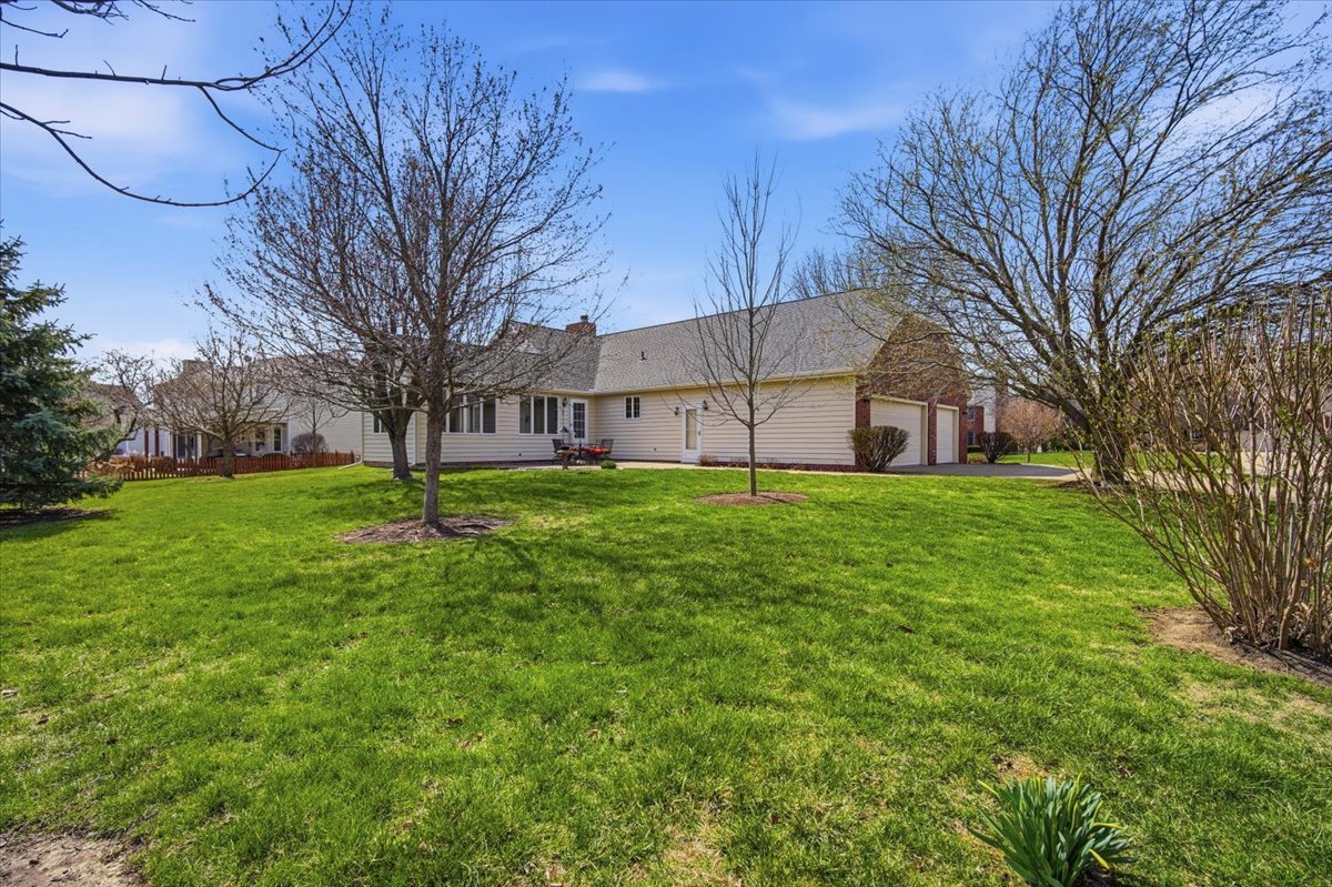 1913 Woodbine Road, Bloomington, IL 61704