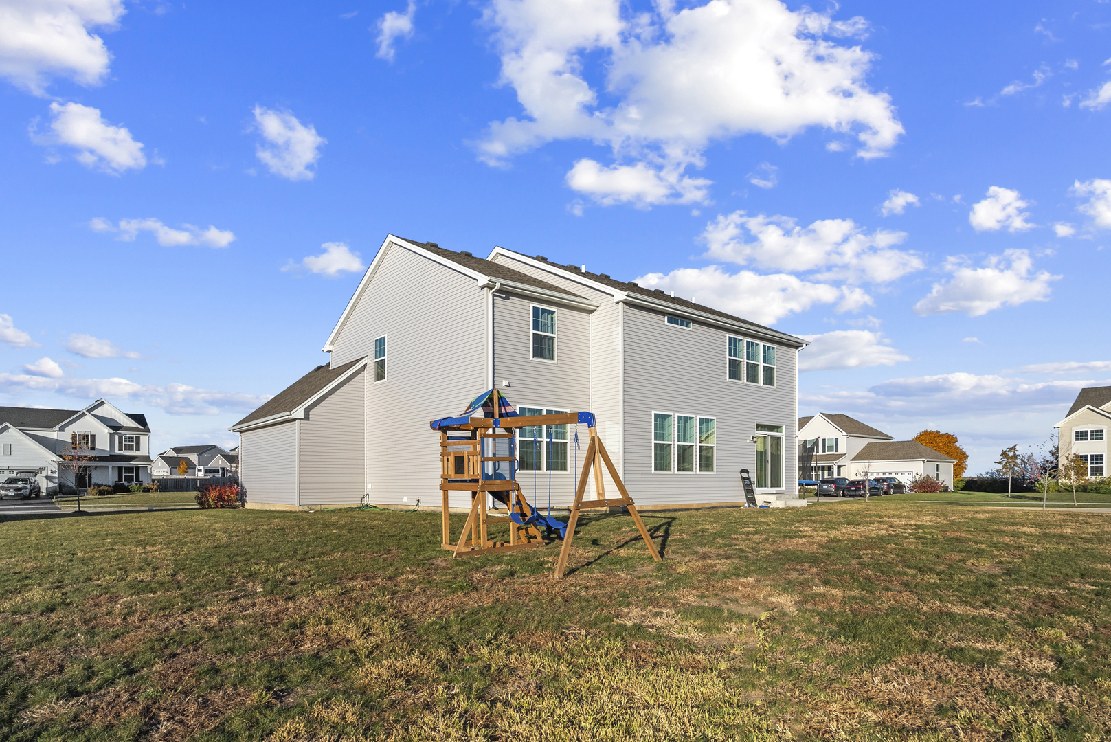 668 Braemore Lane, Yorkville, IL 60560