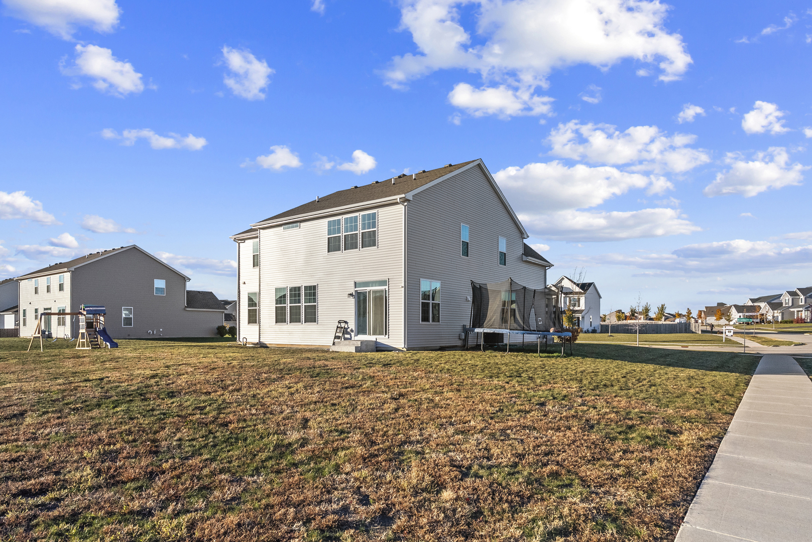 668 Braemore Lane, Yorkville, IL 60560