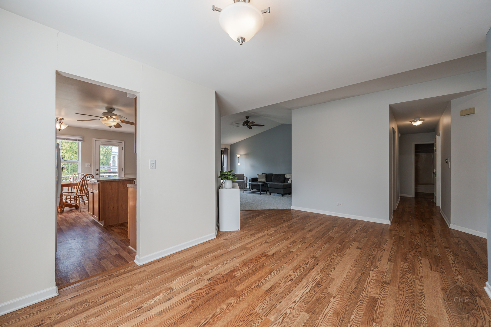 176 Jefferson Lane, Streamwood, IL 60107