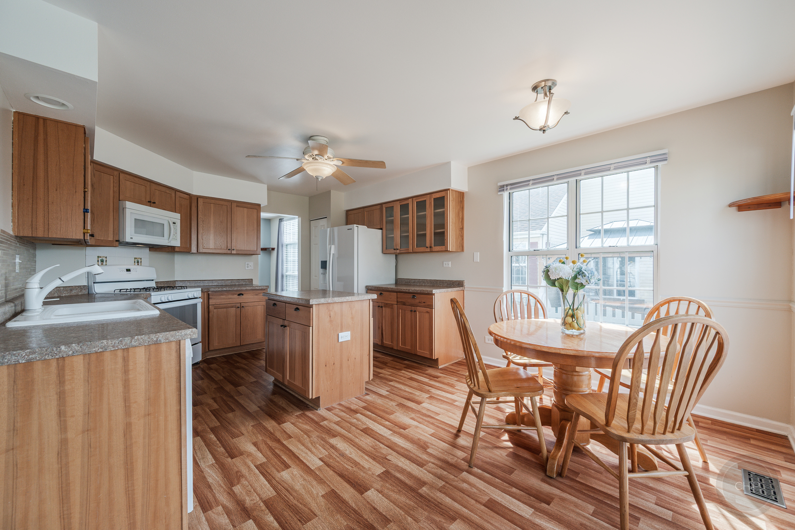 176 Jefferson Lane, Streamwood, IL 60107