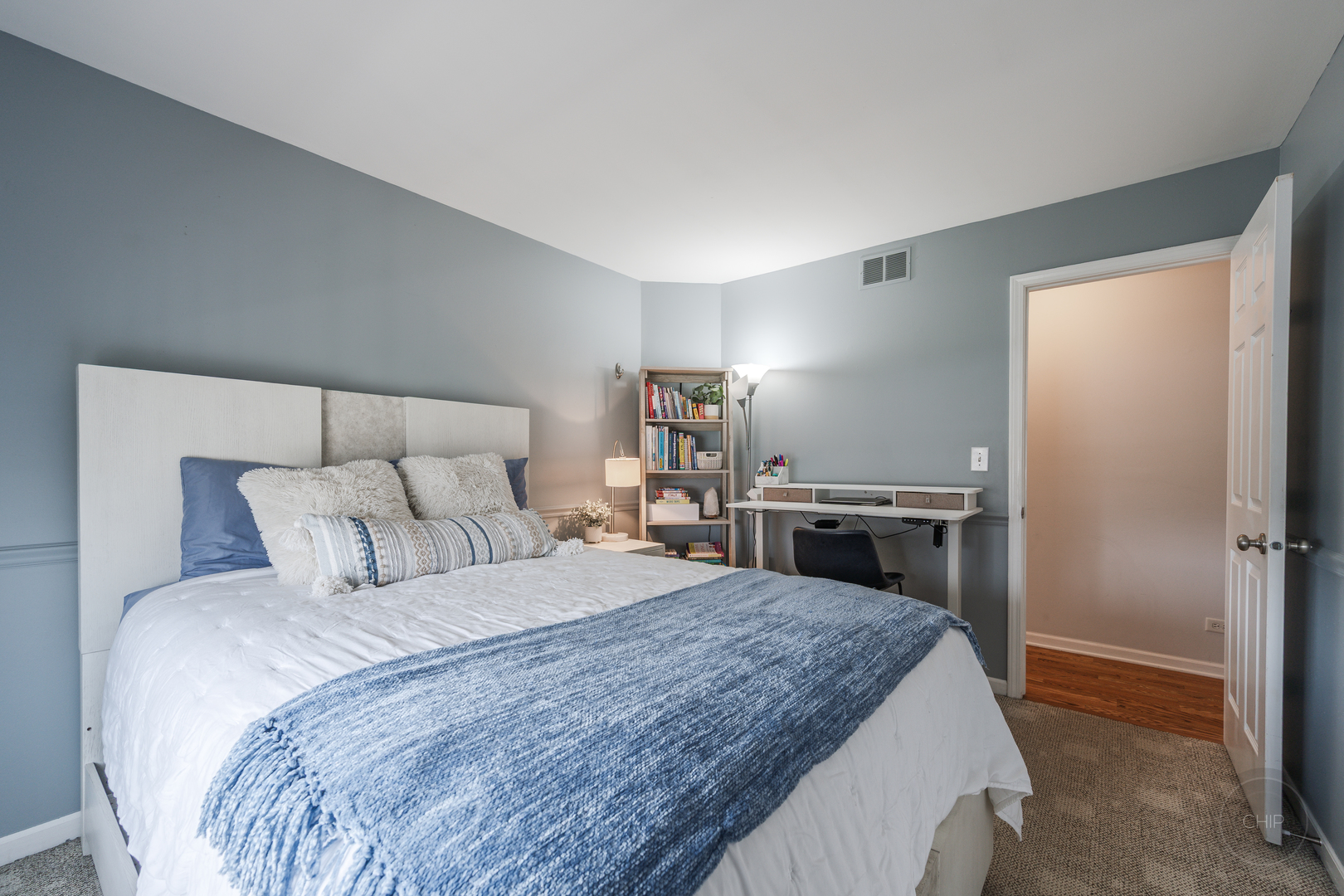 176 Jefferson Lane, Streamwood, IL 60107