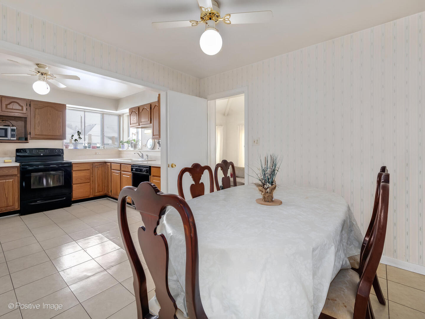 413 N Ridgeland Avenue, Elmhurst, IL 60126