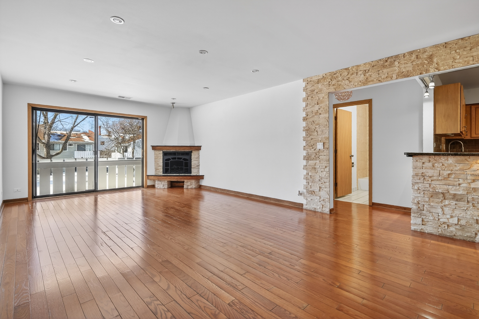 3000 Bayside Drive #202, Palatine, IL 60074