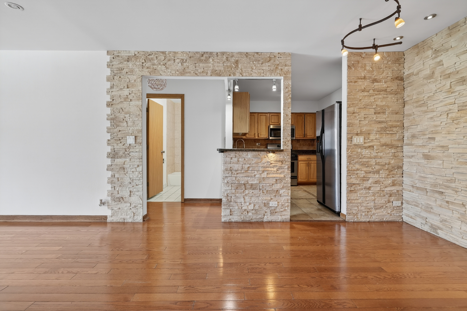 3000 Bayside Drive #202, Palatine, IL 60074