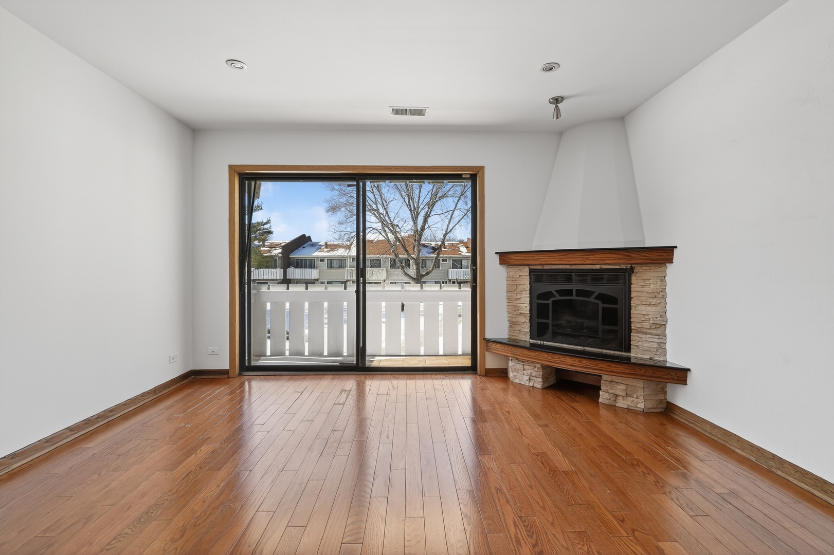 3000 Bayside Drive #202, Palatine, IL 60074