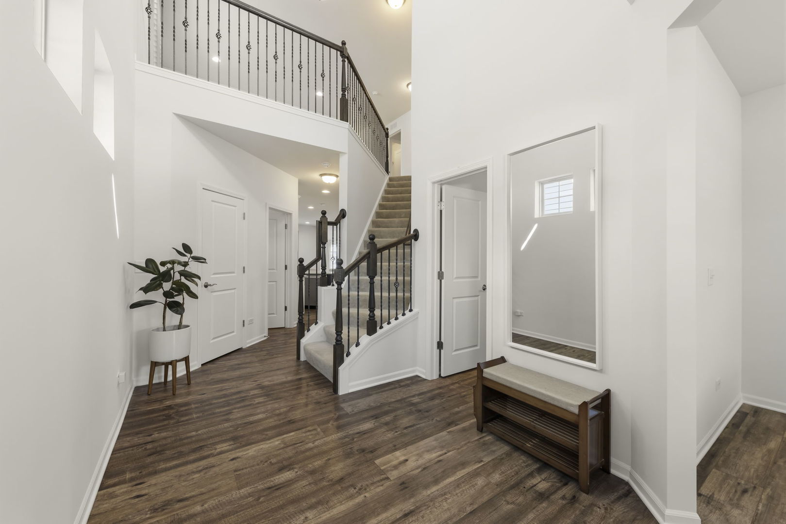 2534 Leander Court, Woodridge, IL 60517