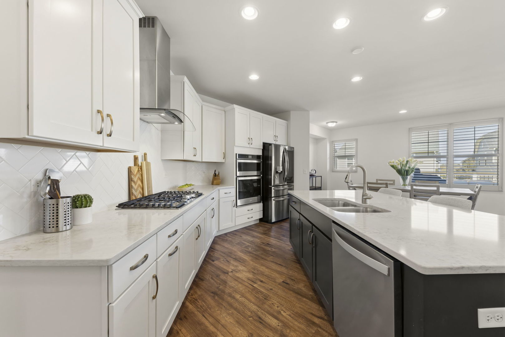 2534 Leander Court, Woodridge, IL 60517