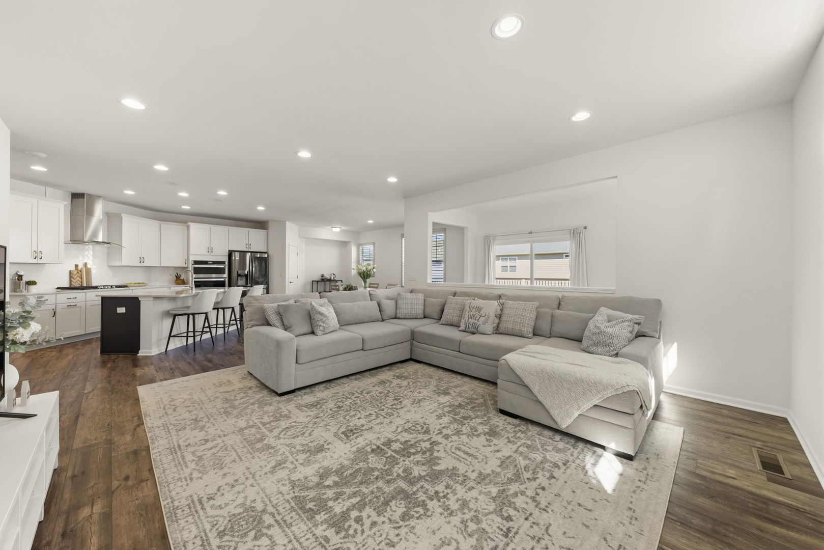 2534 Leander Court, Woodridge, IL 60517