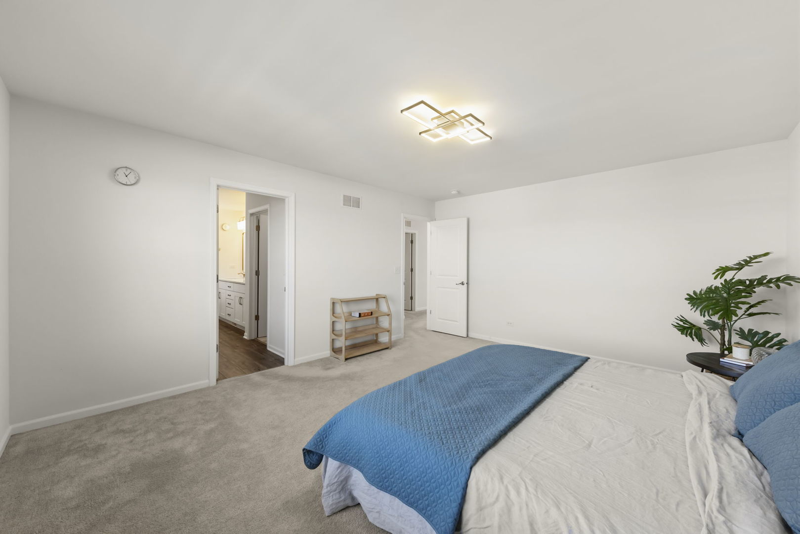 2534 Leander Court, Woodridge, IL 60517