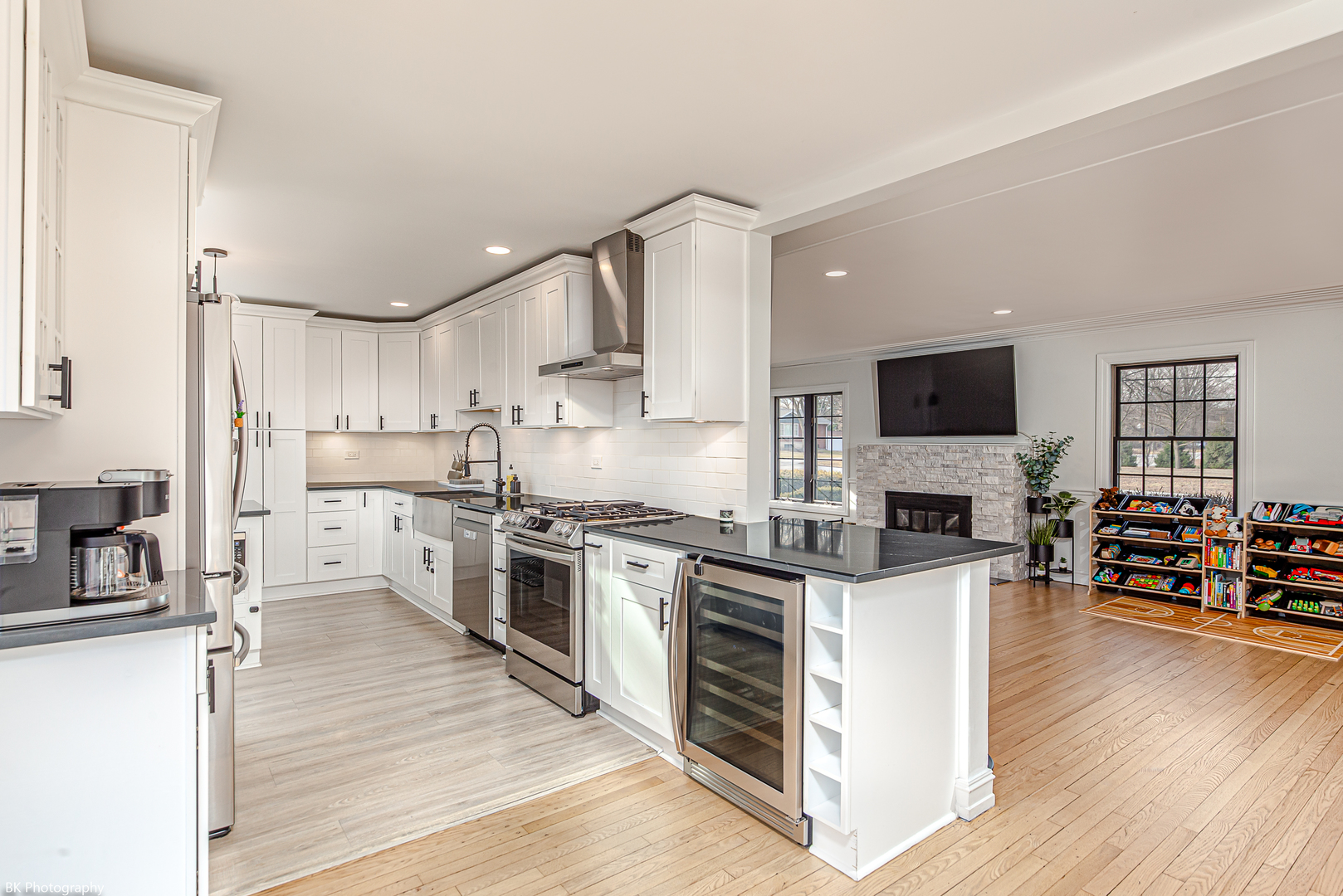 11943 S 70th Court, Palos Heights, IL 60463