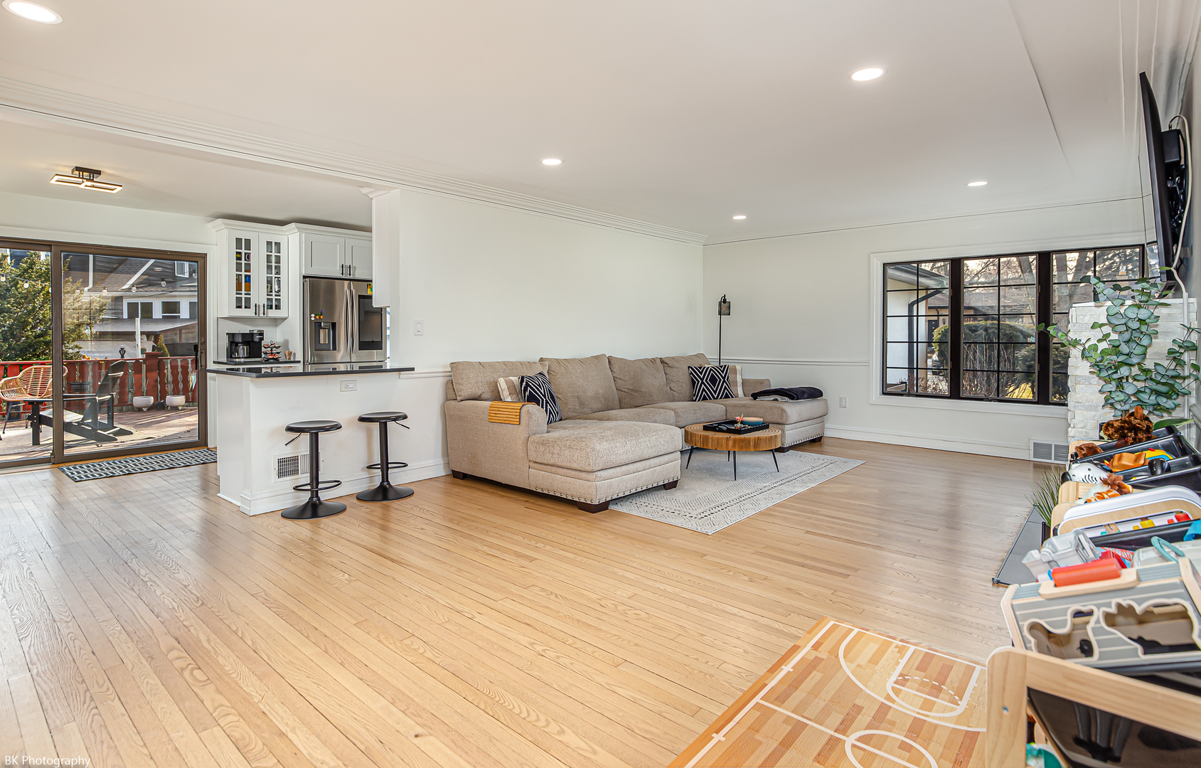 11943 S 70th Court, Palos Heights, IL 60463