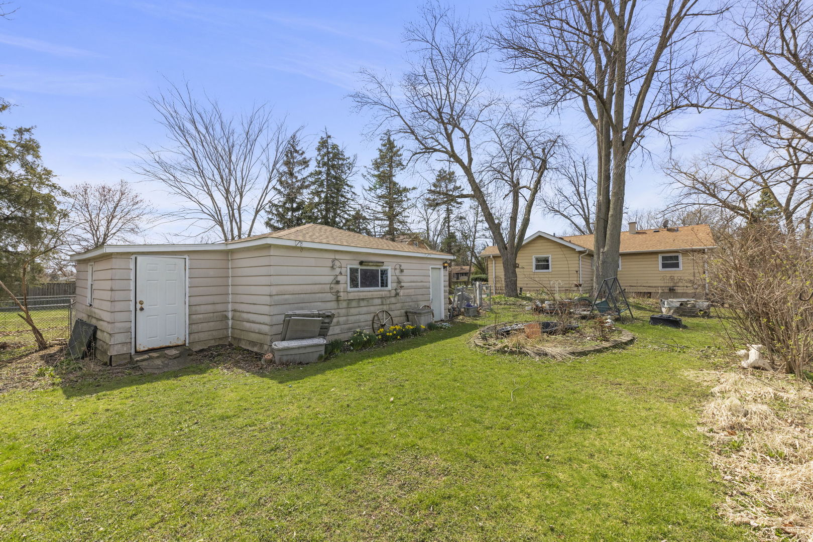 5905 Lee Avenue, Downers Grove, IL 60516