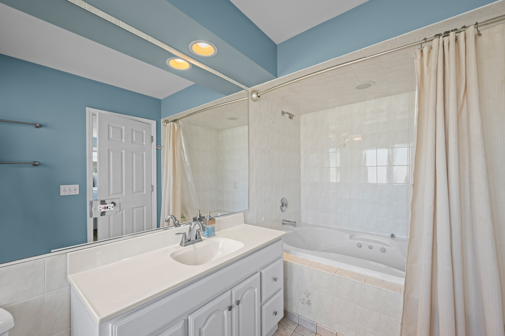 Arlington Heights, IL 60005