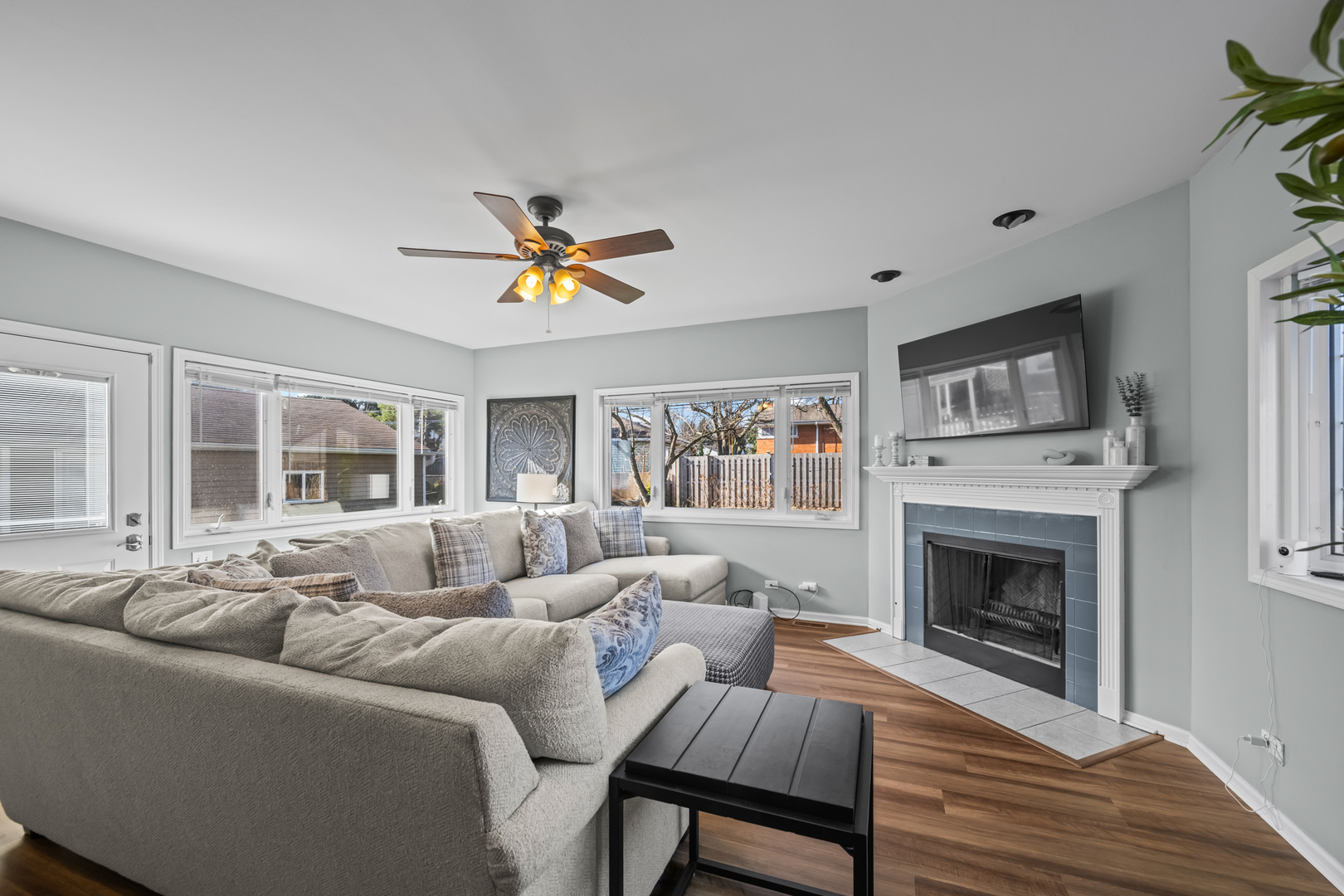 Arlington Heights, IL 60005