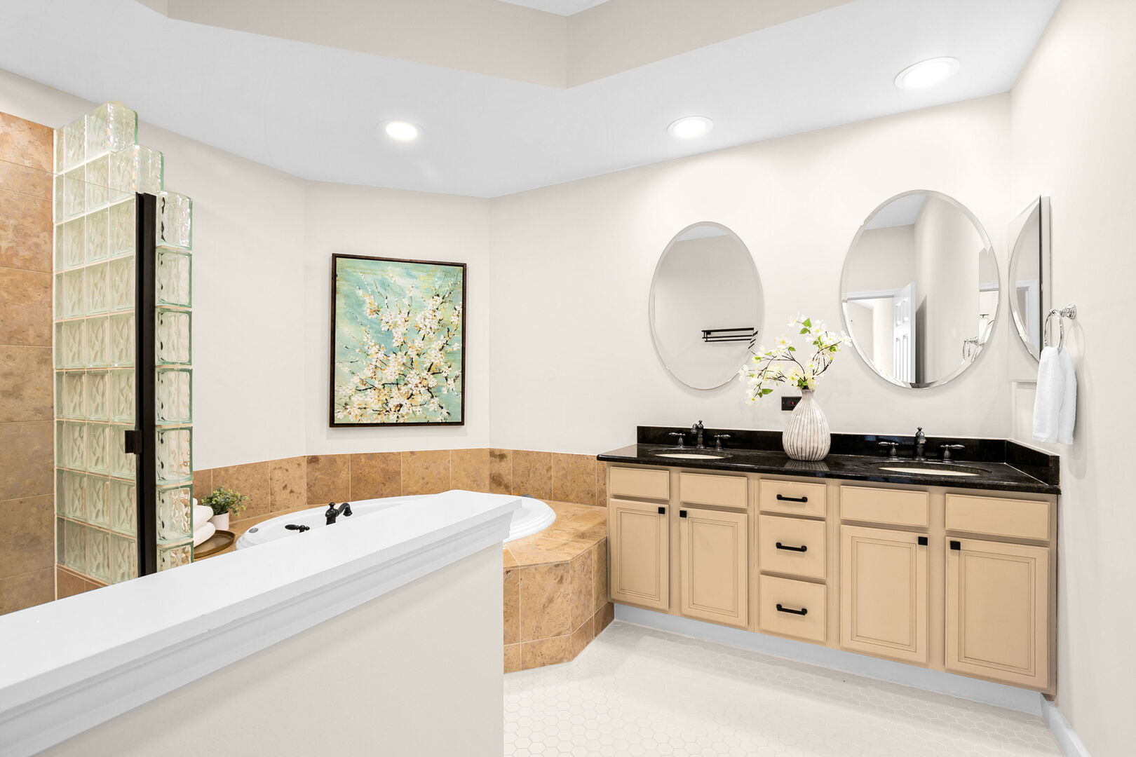 360 Promontory Lane #B, Wauconda, IL 60084