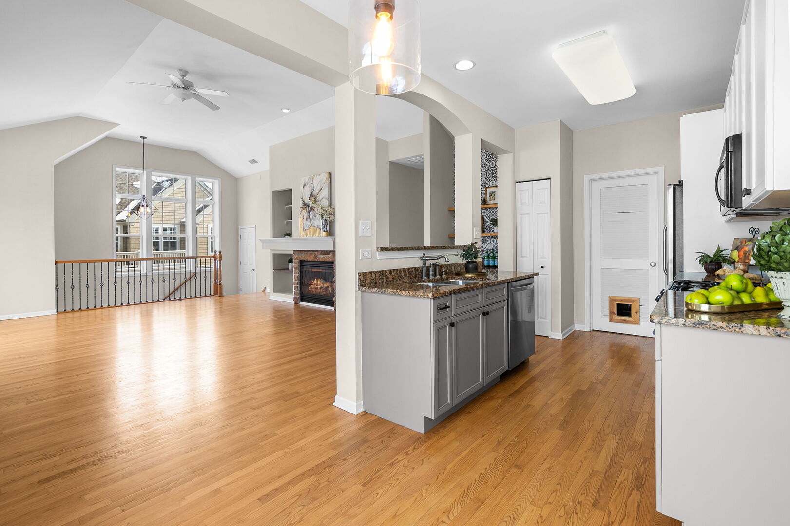 360 Promontory Lane #B, Wauconda, IL 60084