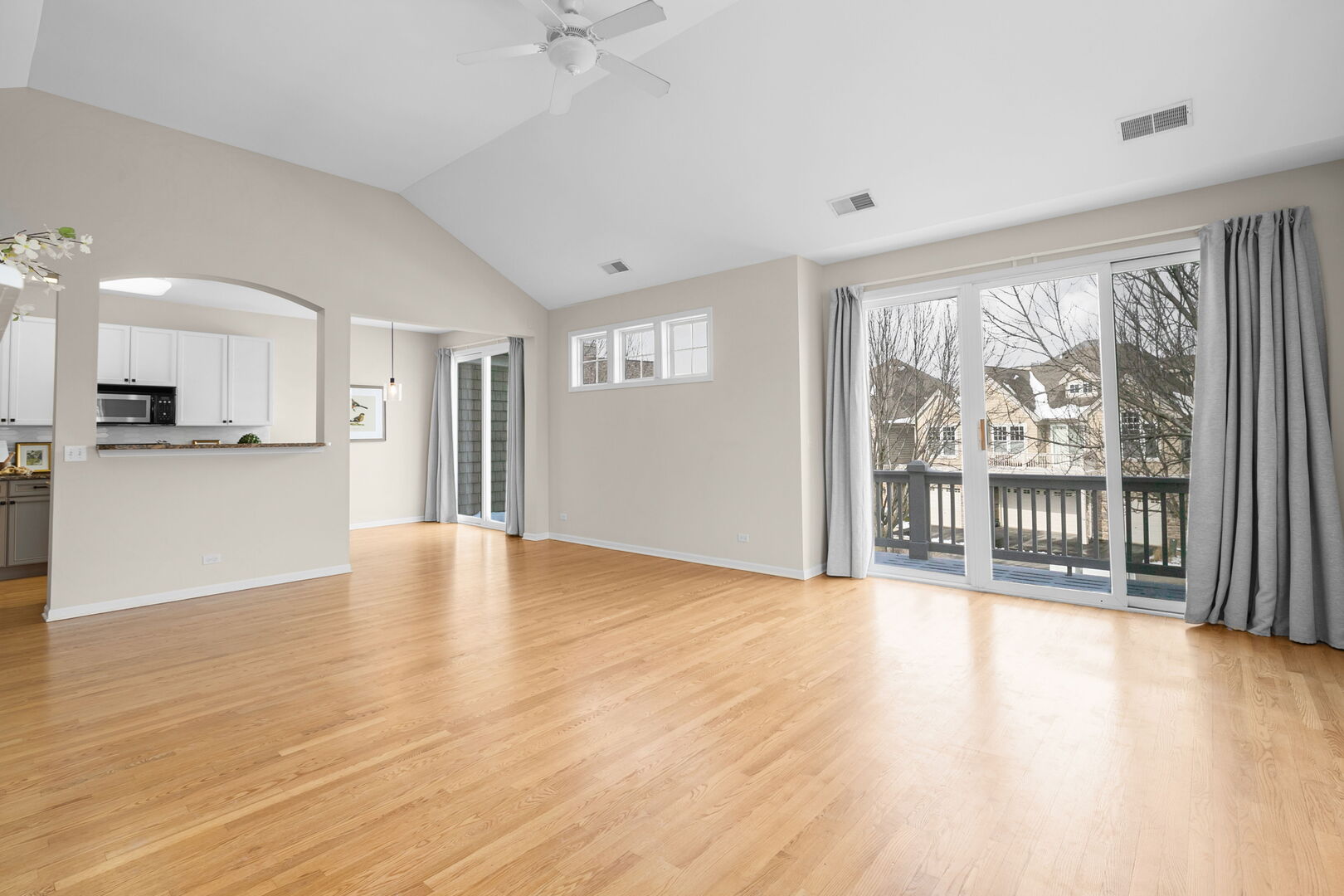 360 Promontory Lane #B, Wauconda, IL 60084