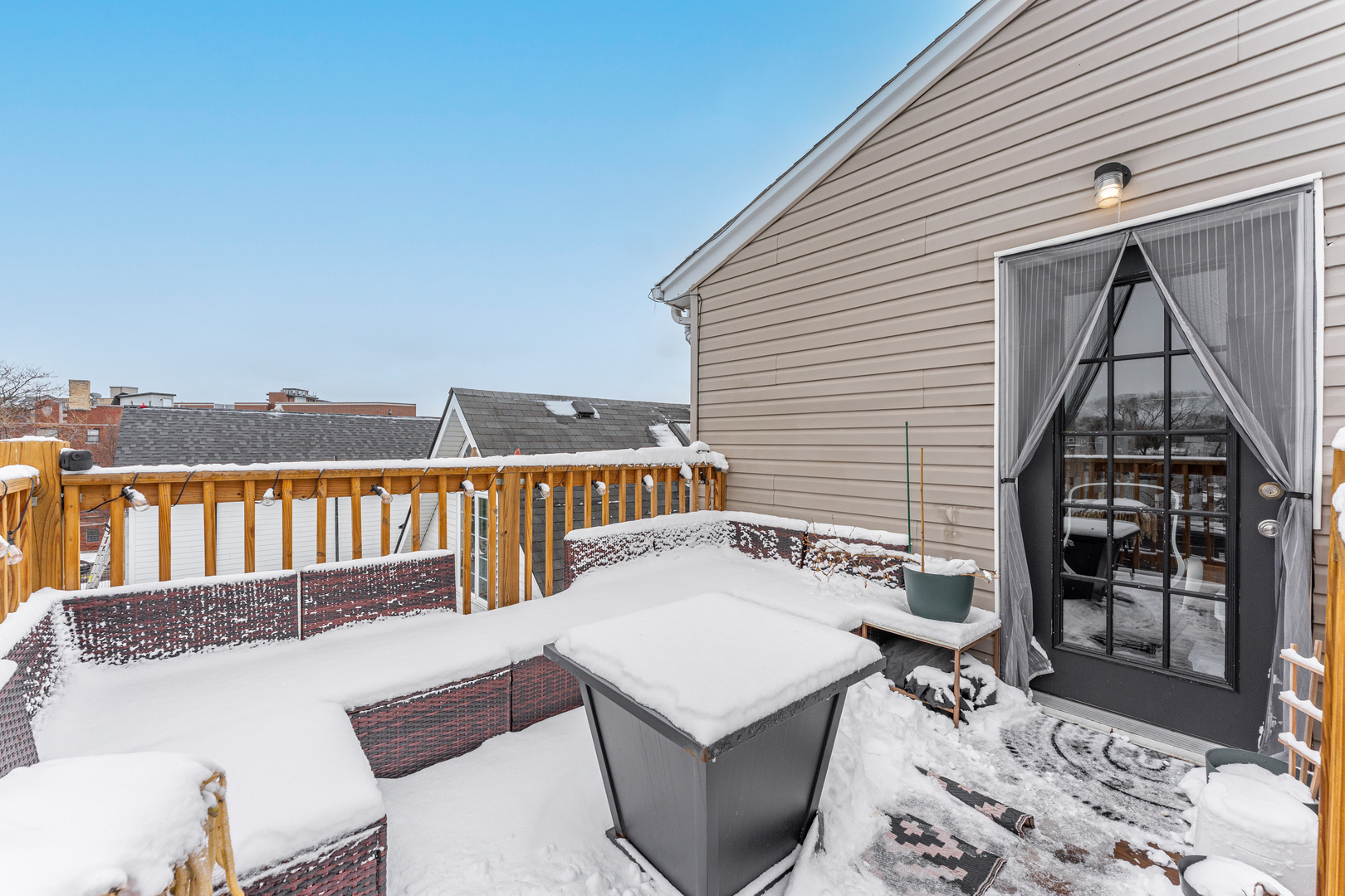 3115 N Oakley Avenue, Chicago, IL 60618