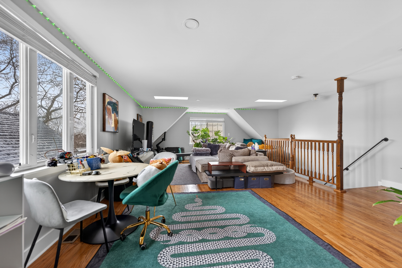 3115 N Oakley Avenue, Chicago, IL 60618