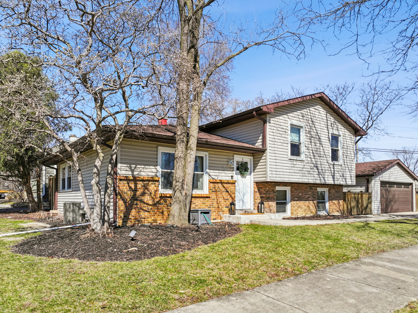 300 Norton Street, Lombard, IL 60148