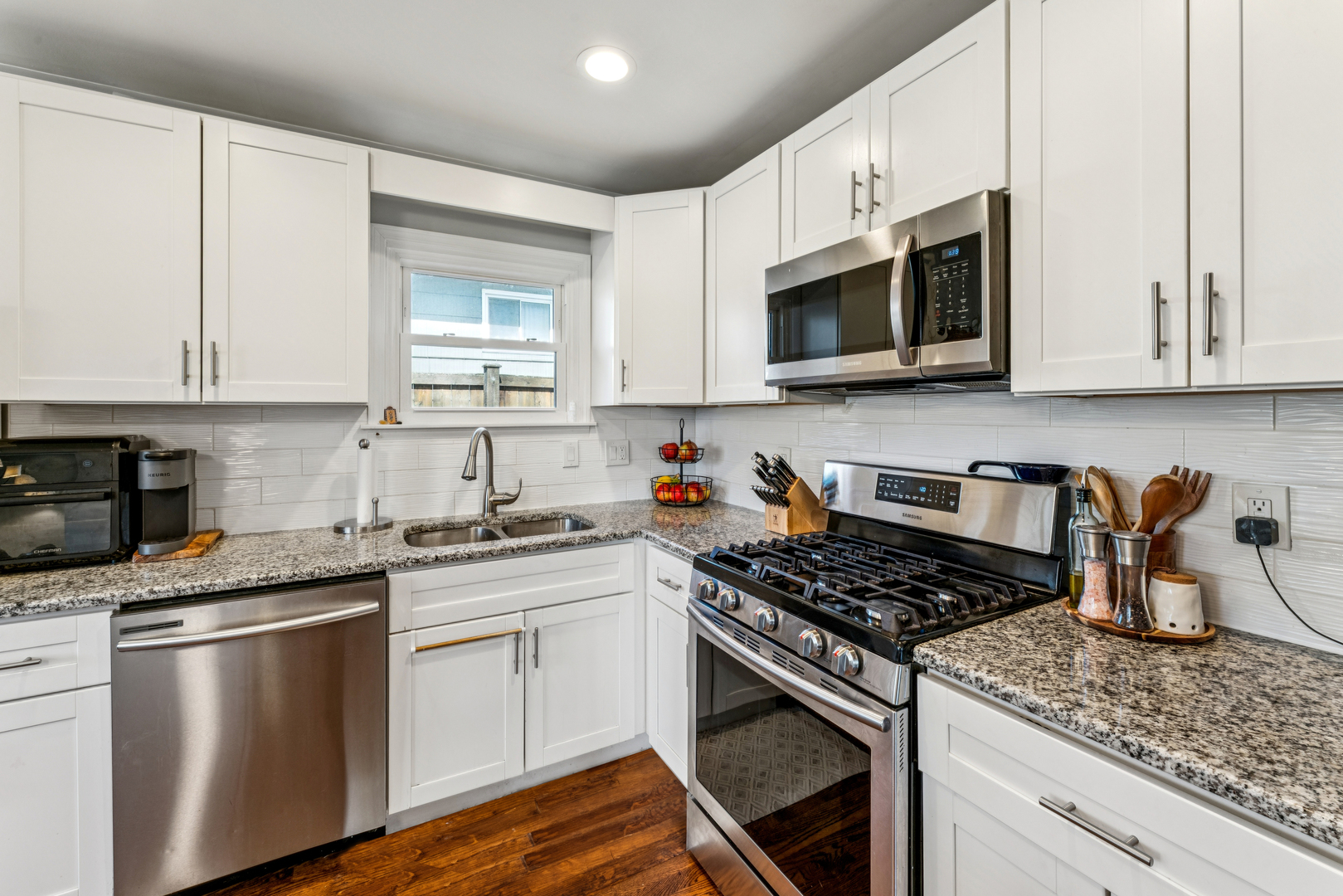 300 Norton Street, Lombard, IL 60148