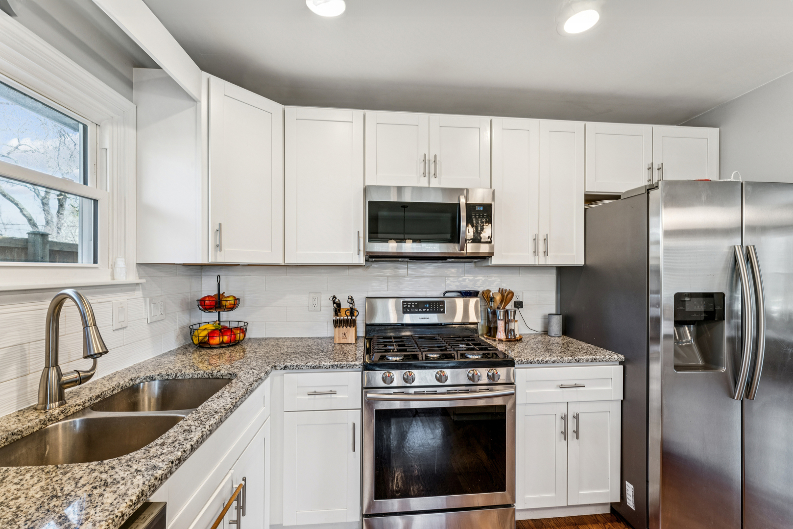 300 Norton Street, Lombard, IL 60148