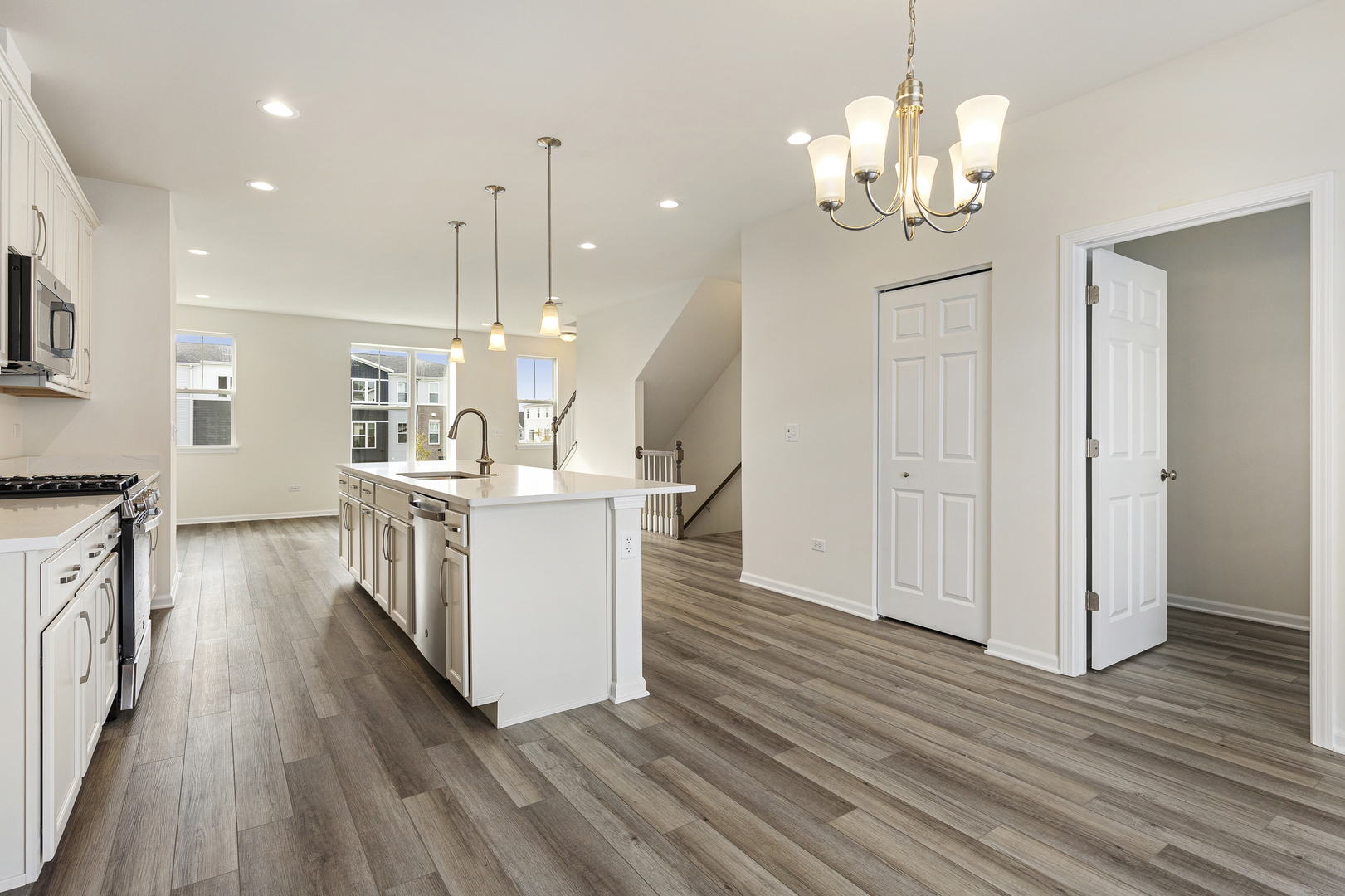 857 Finley Drive, Aurora, IL 60504