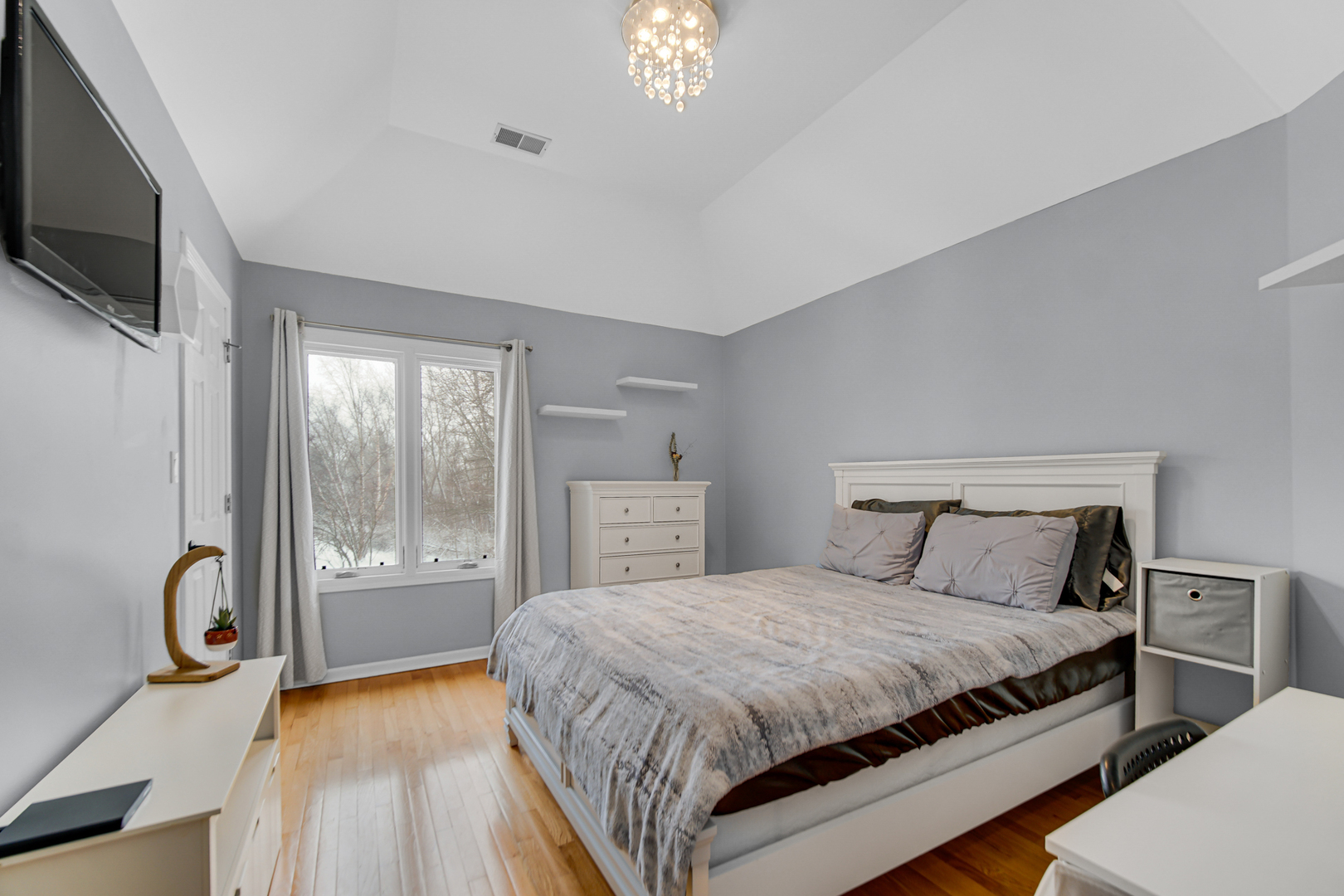 8969 Charrington Drive, Frankfort, IL 60423