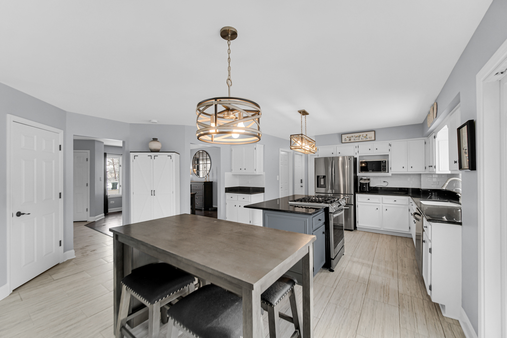 8969 Charrington Drive, Frankfort, IL 60423