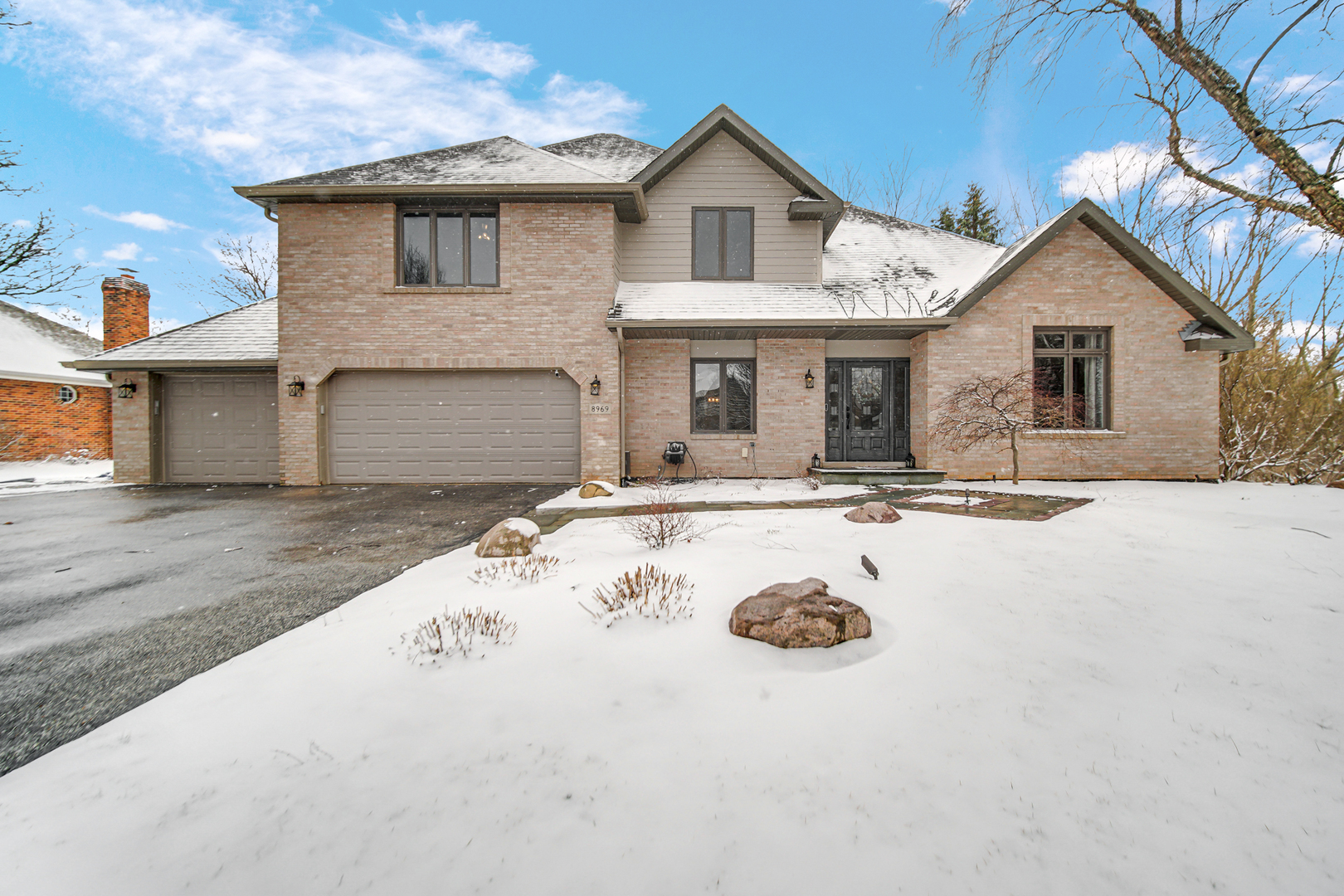 8969 Charrington Drive, Frankfort, IL 60423