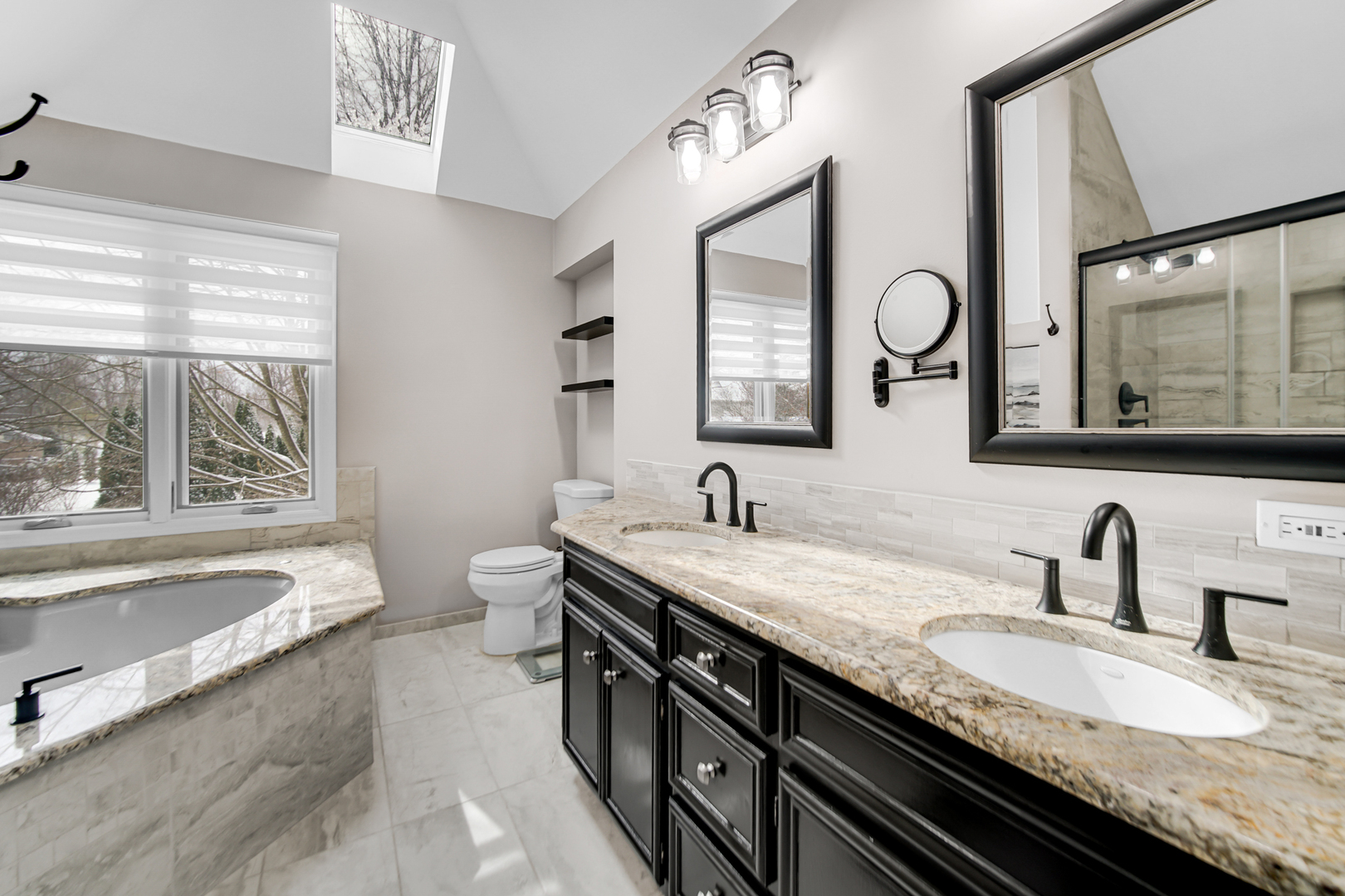 8969 Charrington Drive, Frankfort, IL 60423