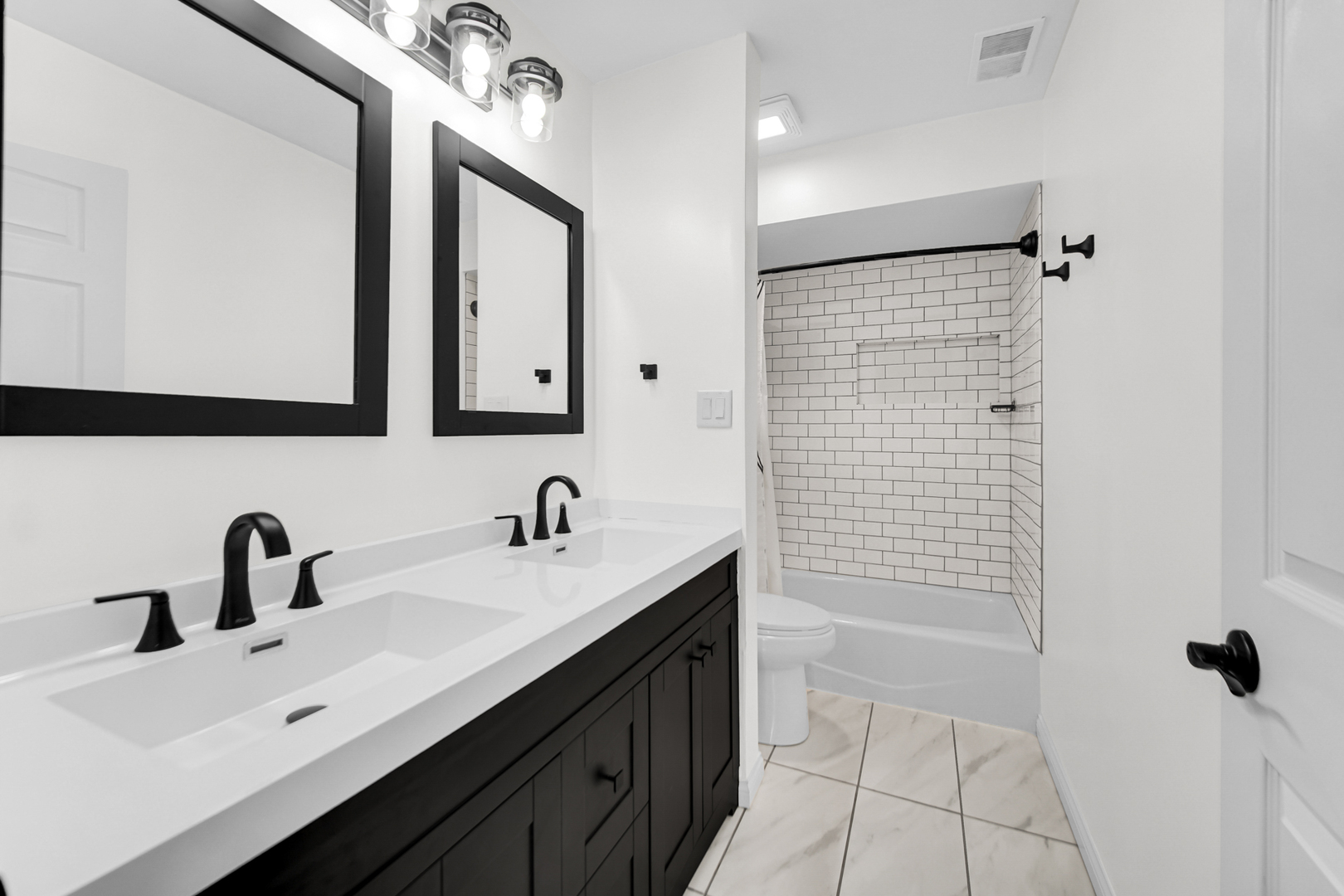 8969 Charrington Drive, Frankfort, IL 60423