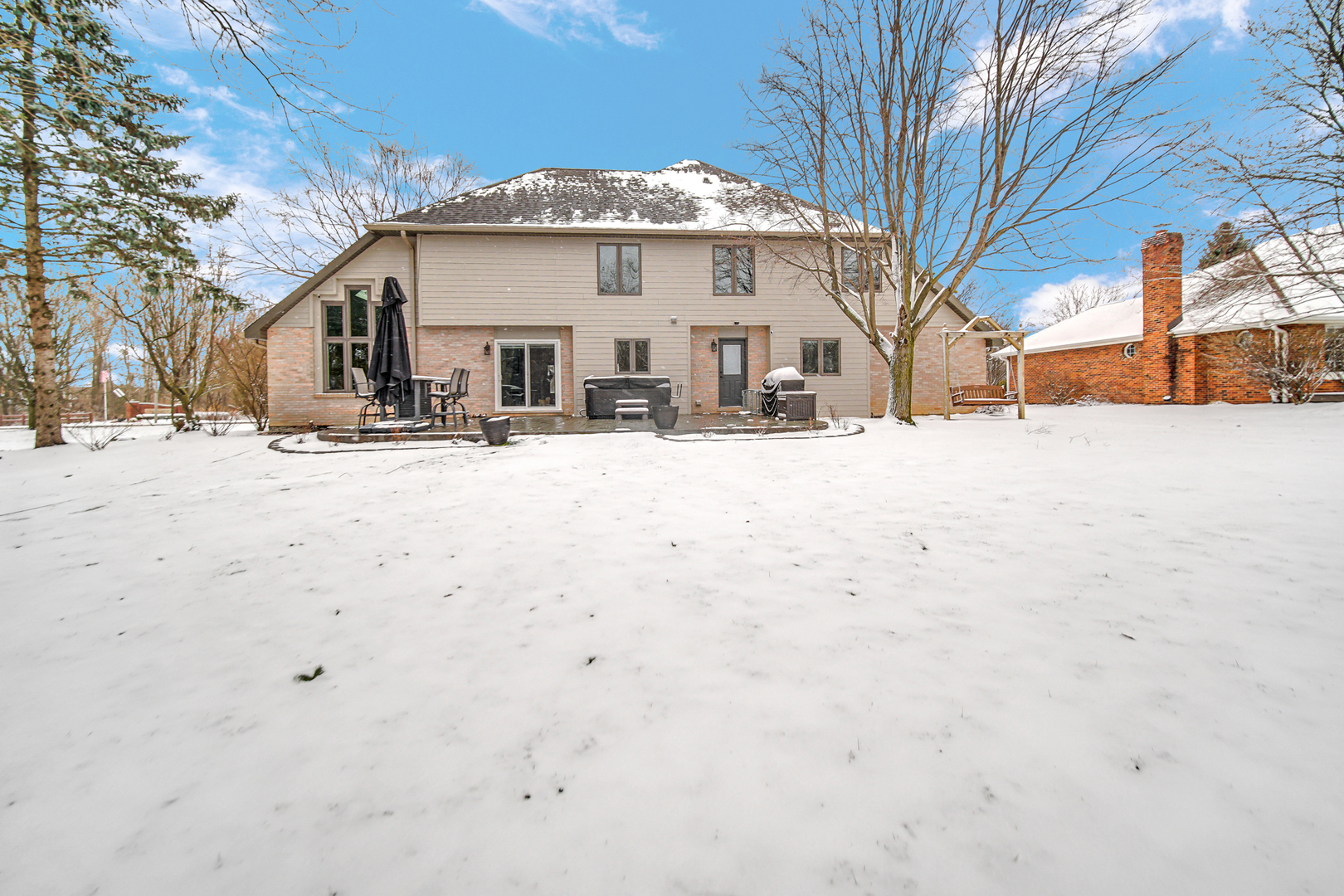 8969 Charrington Drive, Frankfort, IL 60423