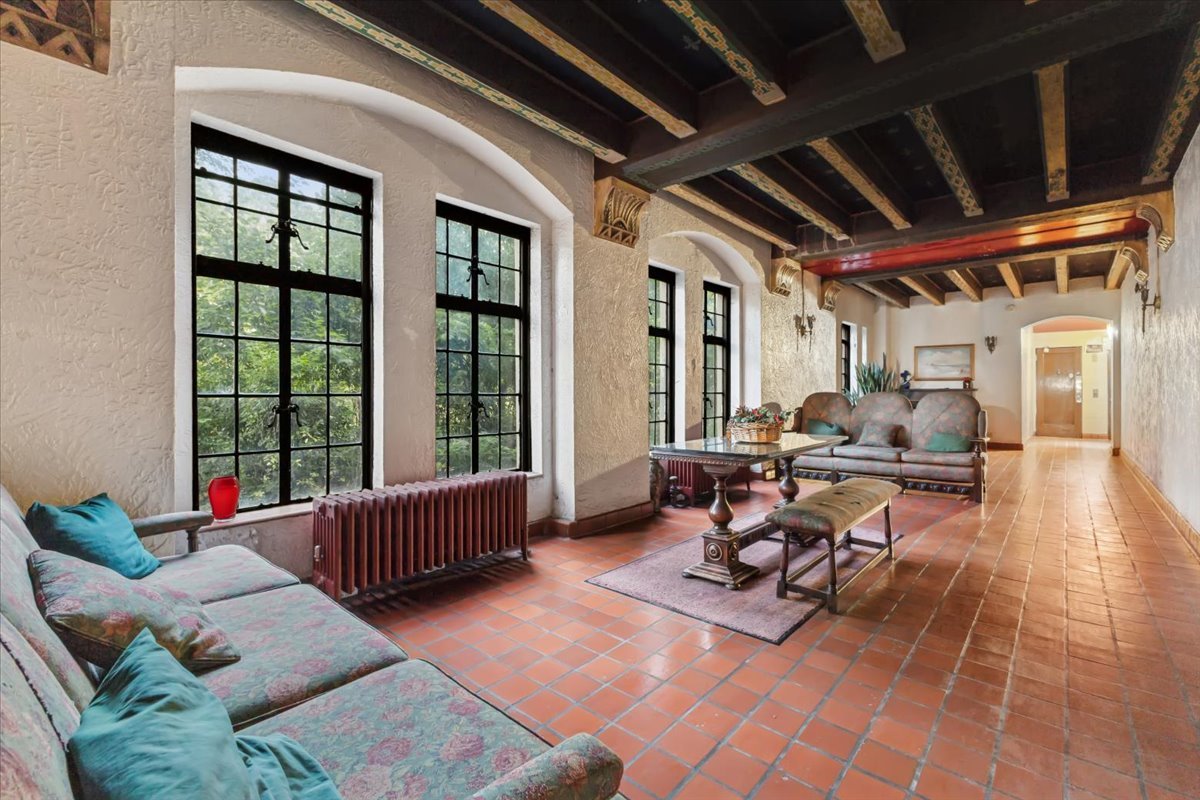 3017 E 78th Street #4B, Chicago, IL 60649