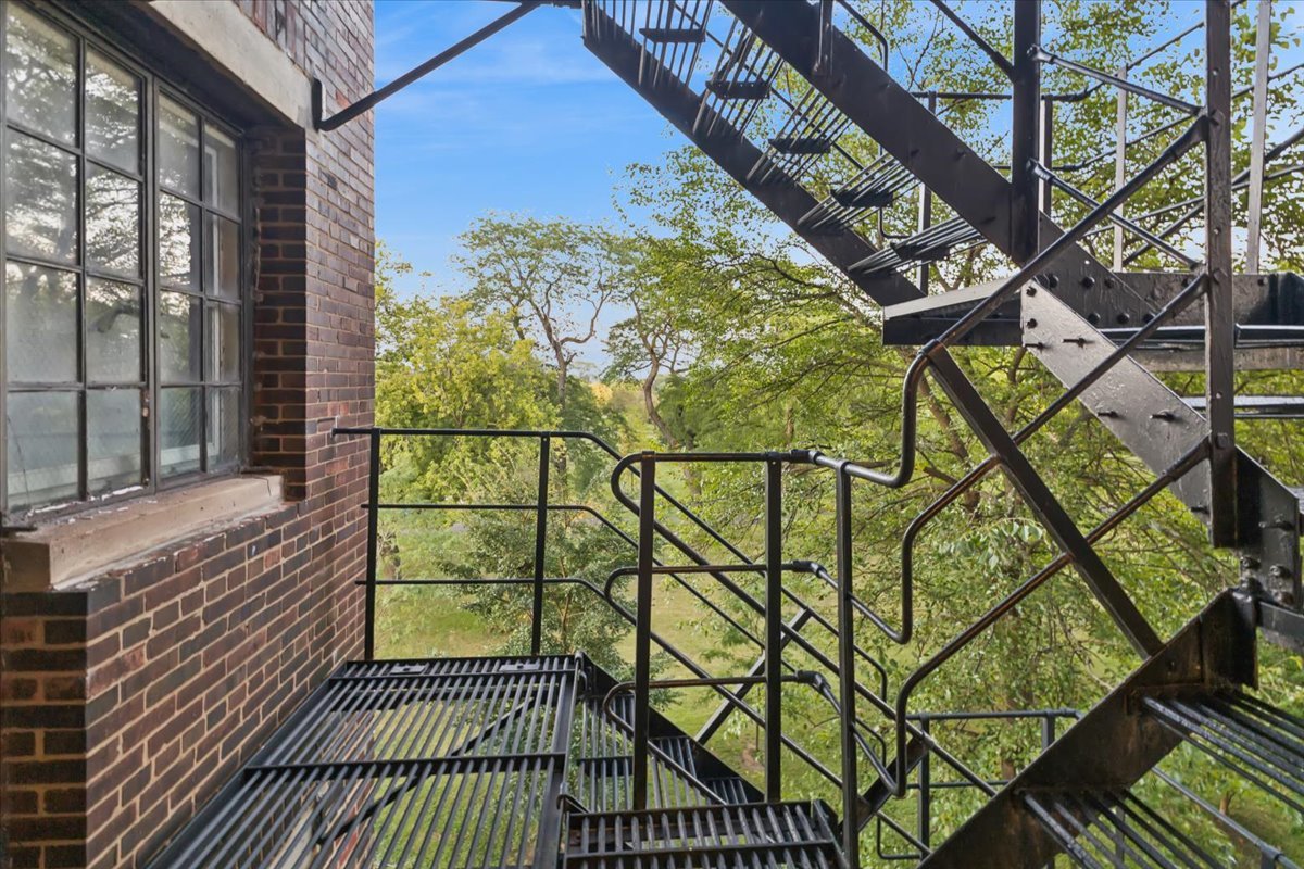 3017 E 78th Street #4B, Chicago, IL 60649