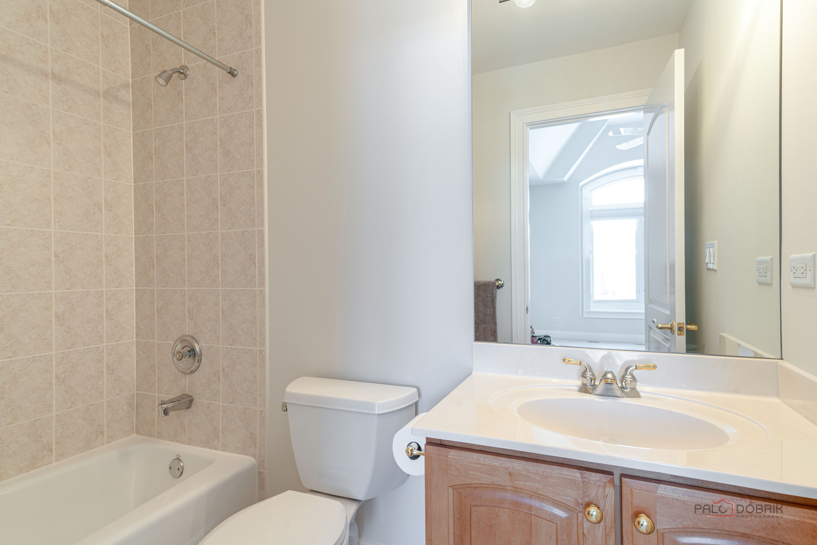 2059 Broadmoor Lane, Vernon Hills, IL 60061