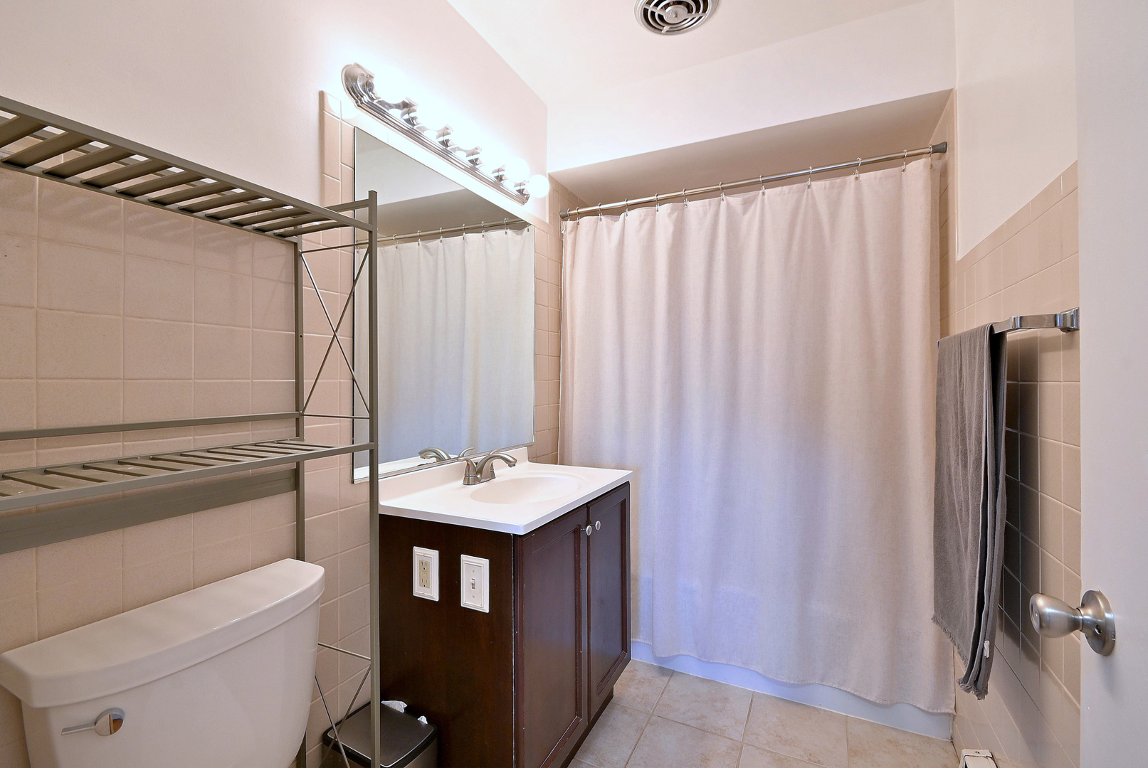 7310 N Harlem Avenue #303, Chicago, IL 60631