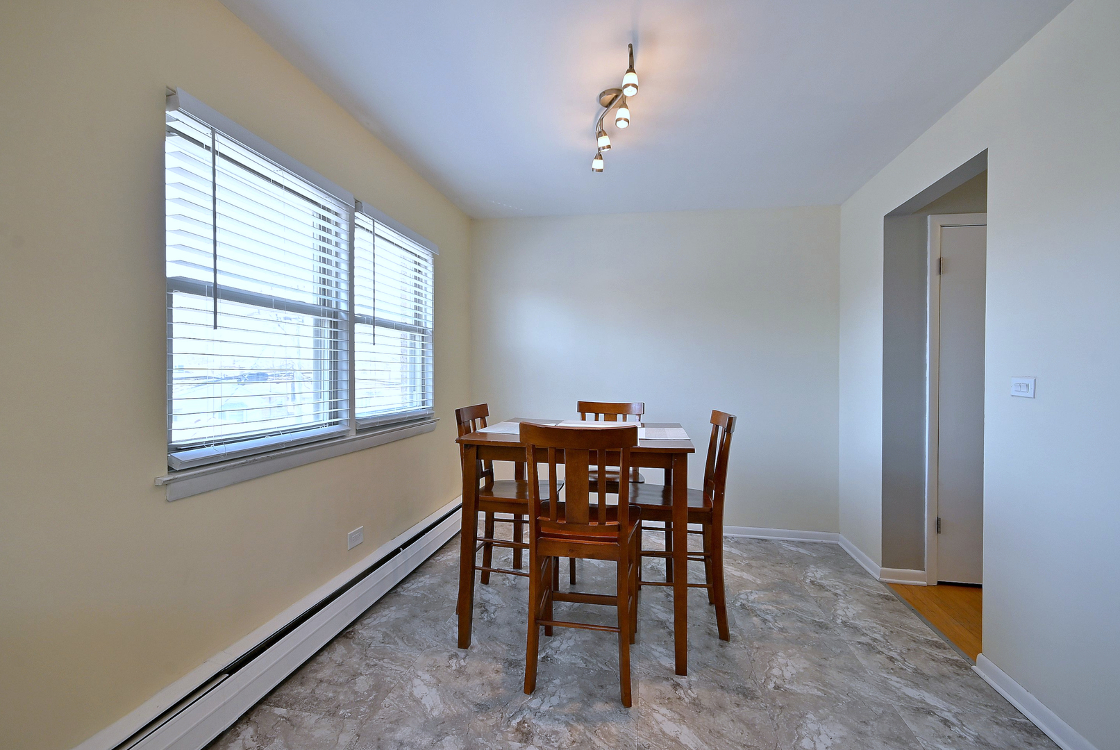 7310 N Harlem Avenue #303, Chicago, IL 60631