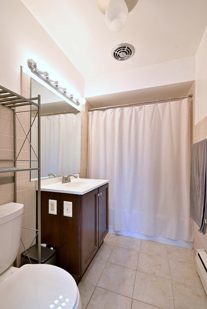 7310 N Harlem Avenue #303, Chicago, IL 60631