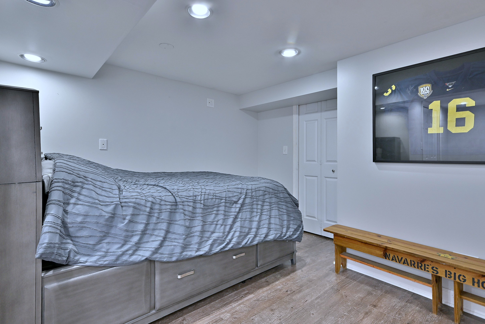 593 S Edgewood Avenue, Elmhurst, IL 60126